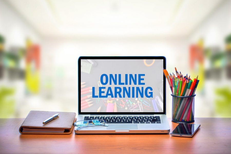  A computer with the words "Online Learning" displayed